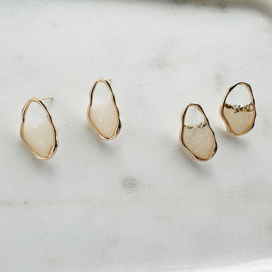 Organic Gold/Opal Post