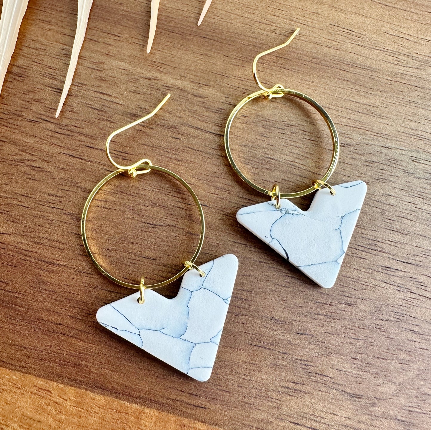 Single Arrow Dangle